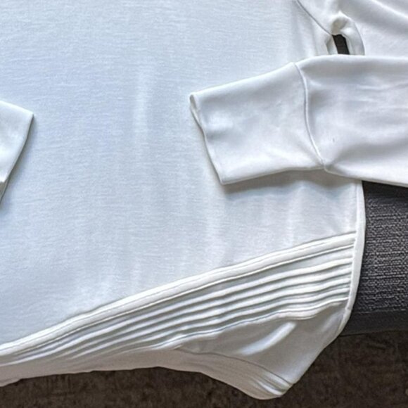 Athleta White Pleat Hem Crewneck Pullover Sweatshirt Size Medium - Picture 4 of 8